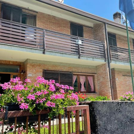 בארצ'יס Casa A Schiera Fronte Lago Con Giardino מראה חיצוני תמונה