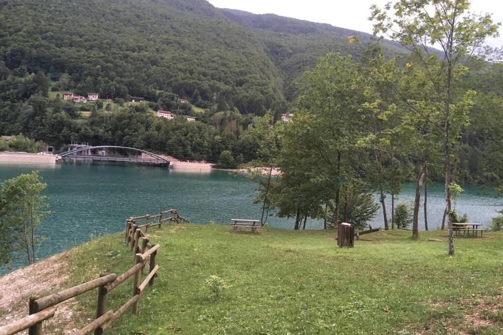 בארצ'יס Casa A Schiera Fronte Lago Con Giardino מראה חיצוני תמונה